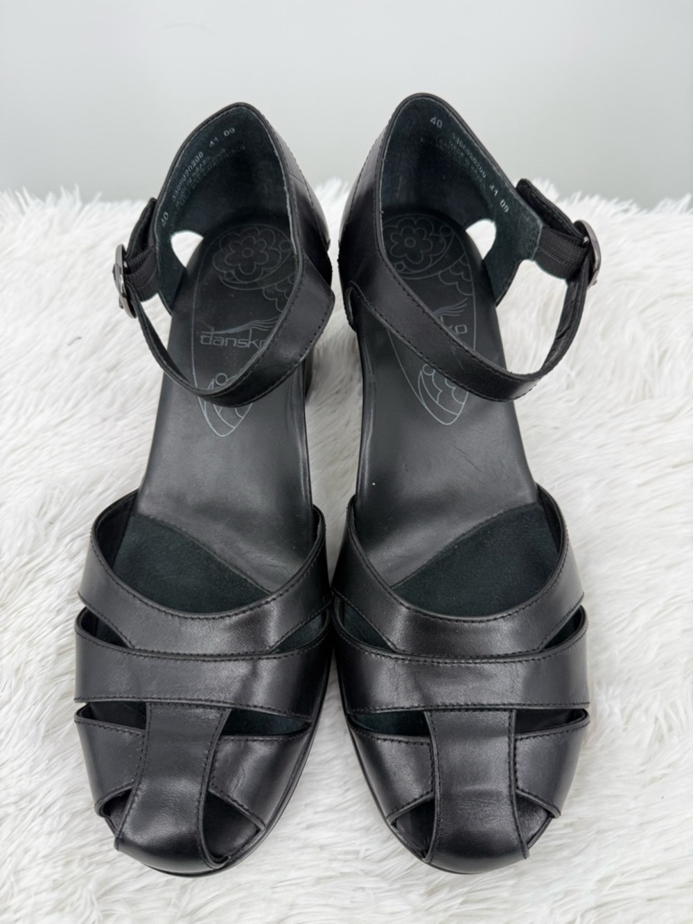 Dansko Bliss Size EU40/US7.5 Black Leather Strappy Ankle Sandals